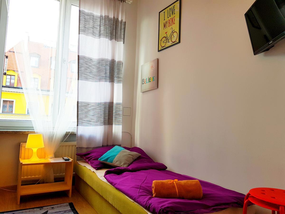 City Central Hostel Swidnicka Вроцлав Екстер'єр фото