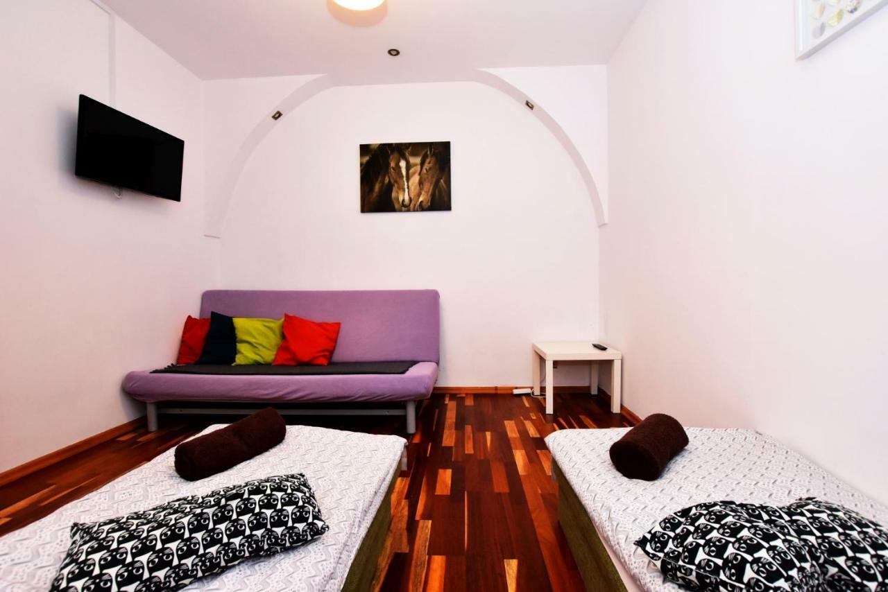 City Central Hostel Swidnicka Вроцлав Екстер'єр фото
